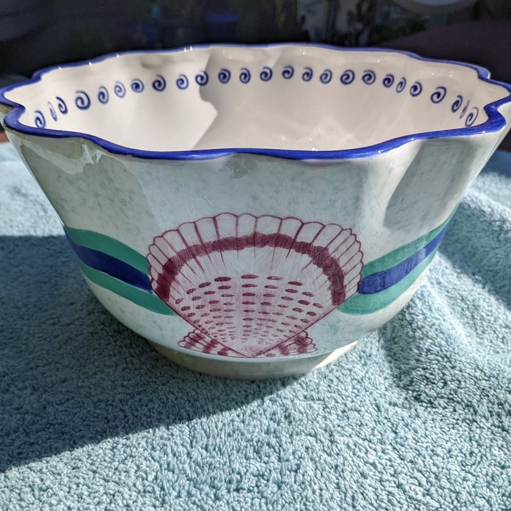 Vintage Ceramic Large Shell Bowl - Ernest Hemingway